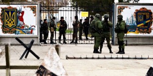 FORWARD! Russian Soldiers Storm And Seize Ukrainian Military Base In Crimea FORWARD! Russian Soldiers Storm And Seize Ukrainian Military Base In Crimea