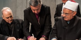 Pope Francis Unites Hindus, Muslims And Buddhists To Sign Pact With Rome Pope Francis Unites Hindus, Muslims And Buddhists To Sign Pact With Rome