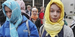Firestorm As Colorado School Forces Students To Wear Islamic Dress On Class Trip To Mosque Firestorm As Colorado School Forces Students To Wear Islamic Dress On Class Trip To Mosque