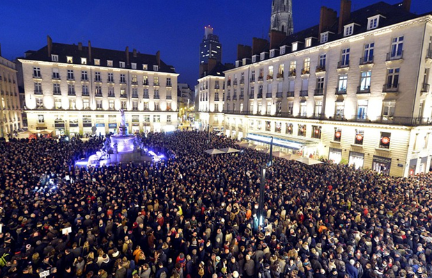 hundred-thousand-gather-in-france-show-support-for-12-people-slaughtered-by-muslim-terrorists-gunmen