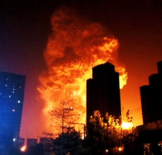 china-rocked-by-huge-mushroom-cloud-explosions-tianjin