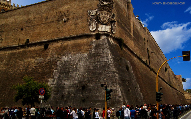 vatican-city-anti-immigration-wall-pope-francis