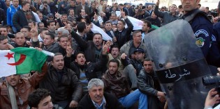 Muslim Protesters in Algeria Face Major Crackdown by 30,000 Riot Police Muslim Protesters in Algeria Face Major Crackdown by 30,000 Riot Police