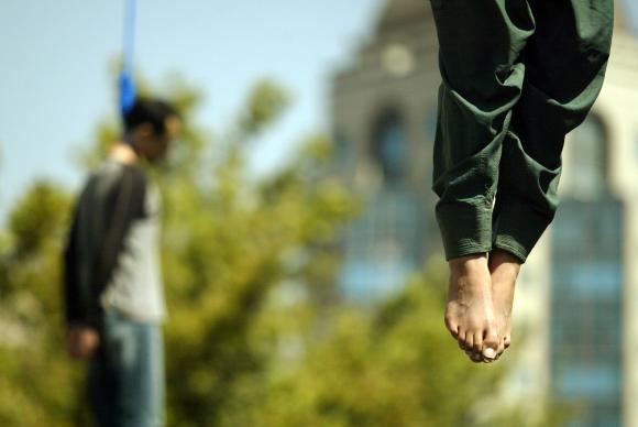 IRAN HANGED TWO MURDERED IN PUBLIC IN TEHRAN