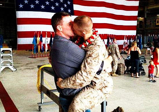 gay-marines-kissing-february-28-homecoming-2012.jpg