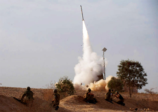 israel-stops-rocket-over-beer-sheva-with-iron-dome-november-17-2012