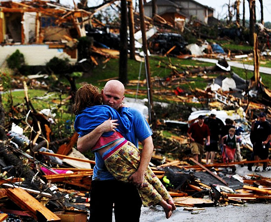 joplim-MO-destroyed-by-tornado