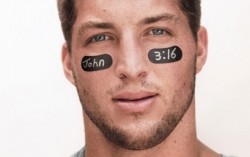 Tim Tebow Delivers John 3:16 Message While World Watches Tim Tebow Delivers John 3:16 Message While World Watches