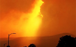 Flames Now Within 50 FEET of Los Alamos Nuclear Facility! Flames Now Within 50 FEET of Los Alamos Nuclear Facility!