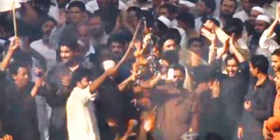 Thousands Of Muslims Storm US Embassy In Pakistan Thousands Of Muslims Storm US Embassy In Pakistan