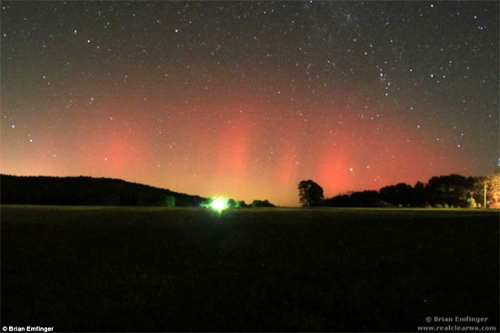 northern-lights-display-marquette-michigan-october-2011-3