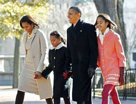 obama-family-pretending-to-go-to-church