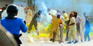 One Dead As Tens Of Thousands Of Angry Muslims Storm Pakistan For 2nd Day One Dead As Tens Of Thousands Of Angry Muslims Storm Pakistan For 2nd Day