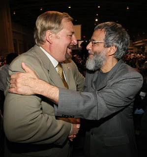 http://www.nowtheendbegins.com/blog/wp-content/uploads/rick_warren_and_cat_stevens_yusuf_islam.jpg