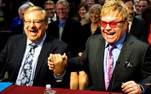 rick-warren-elton-john-holding-hands-lgbtqp