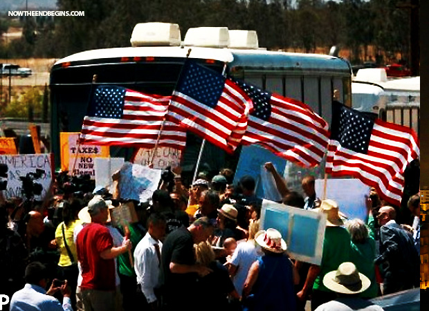 citizen-groups-militia-protesting-illiegal-alien-immigration-drumping-by-obama-administration-july-7-2014