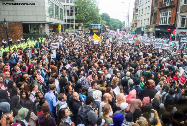 pro-palestinian-protesters-outside-israeli-embassy-london-england-02
