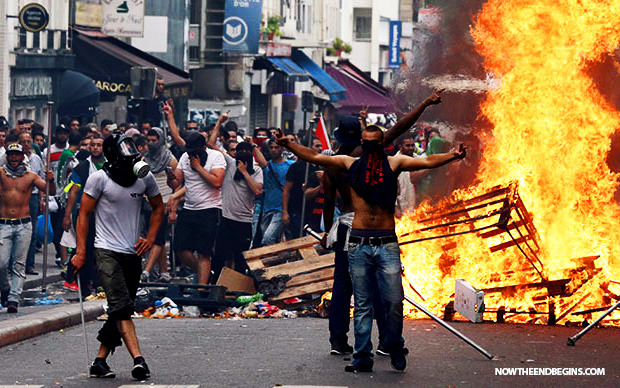 tens-of-thousands-march-in-london-against-israel-gaza-hamas-free-palestine-muslim-terrorists