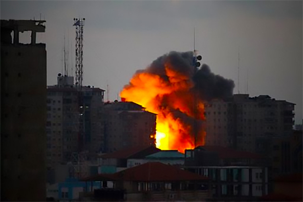 israel-destroys-12-story-apartment-buildings-in-gaza-after-hamas-missile-strike-august-23-2014