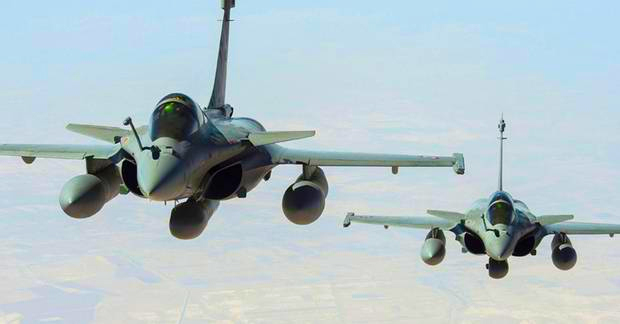 france-becomes-first-nation-to-assist-america-launch-airstrikes-against-ISIS-islamic-state