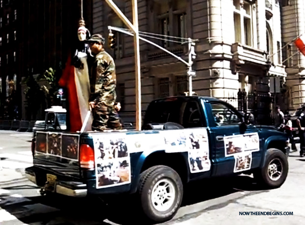 muslim-day-parade-nyc-islam-isis-women-in-noose-beheading