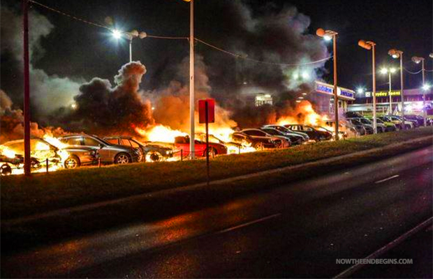 ferguson-protesters-set-car-dealership-on-fire-mike-brown-darren-wilson