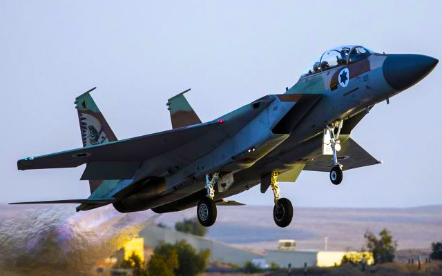 israeli-air-force-strikes-targets-in-gaza-july-16-2015