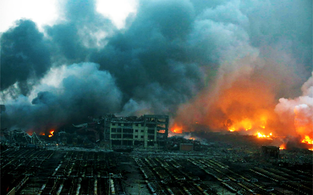 china-rocked-by-huge-mushroom-cloud-explosions-tianjin-chinese