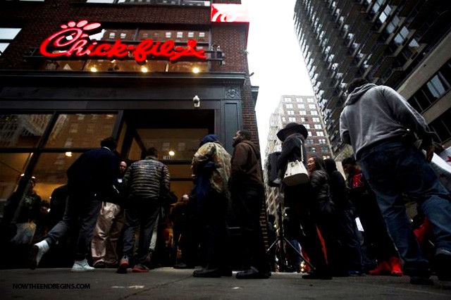 chick-fil-a-opens-mega-store-new-york-city-amid-lgbt-animal-rights-activists-protests-cfa-01