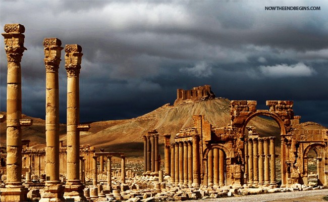 isis-islamic-state-destroys-triumphal-arch-palmyra-syria