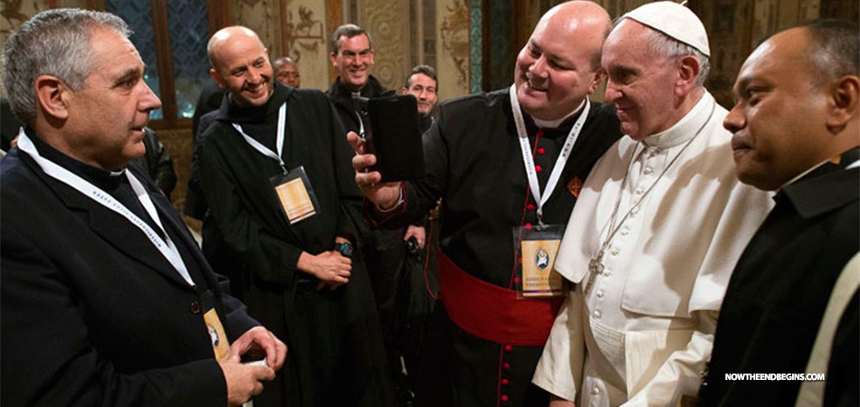 pope-francis-selfie-missionaries-of-mercy-vatican-whore-babylon-nteb