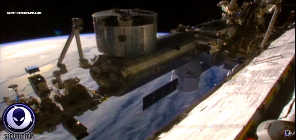 nasa-cuts-live-feed-from-iss-as-horseshoe-shaped-ufo-appears-in-frame-conspiracy-theory-aliens-outer-space-nteb