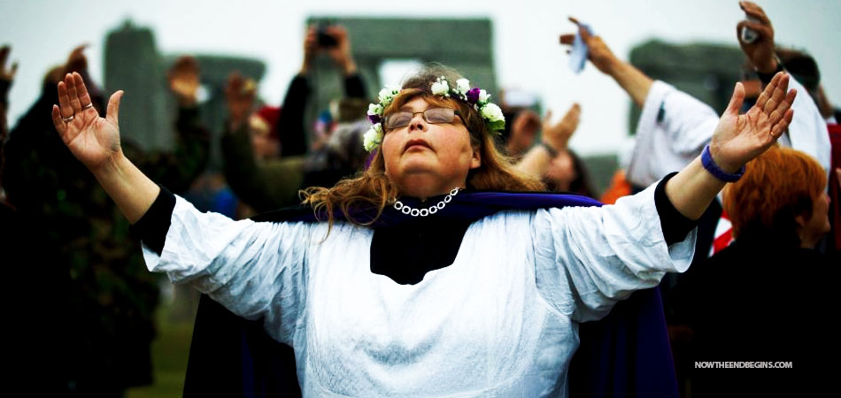 druids-stonehenge-summer-solstice-2017