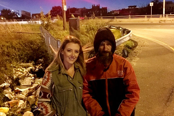 homeless-marine-gives-last-20-dollars-stranded-woman-kate-mcclure-new-jersey-semper-fi