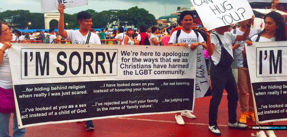 Christians surprise Pride parade marchers with signs apologizing for anti-LGBTQ views