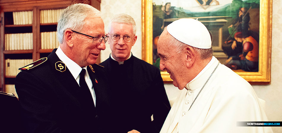 Salvation Army leader meets with Pope Francis at Vatican