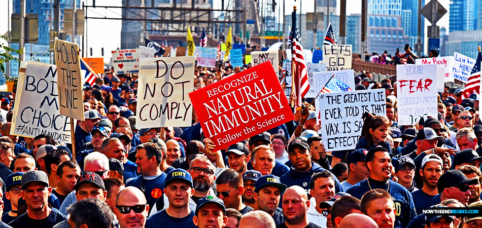 new-york-city-workers-march-in-protest-of-covid-vaccine-mandates-october-25-2021