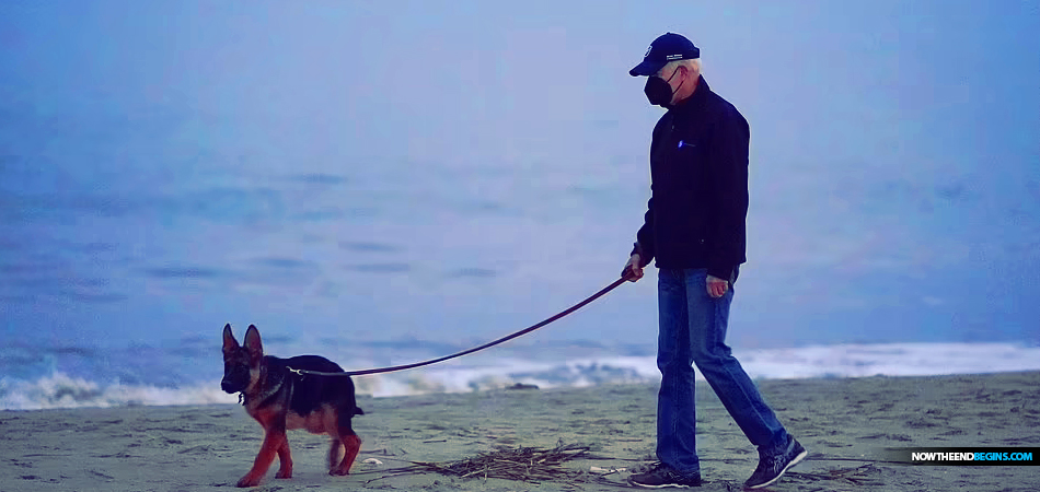 joe-biden-wearing-cloth-mask-walking-on-beach-2021