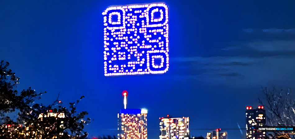 alien-drone-swarm-lights-up-night-sky-austin-texas-with-giant-scannable-qr-code-promoting-halo-series-paramount-plus-end-times