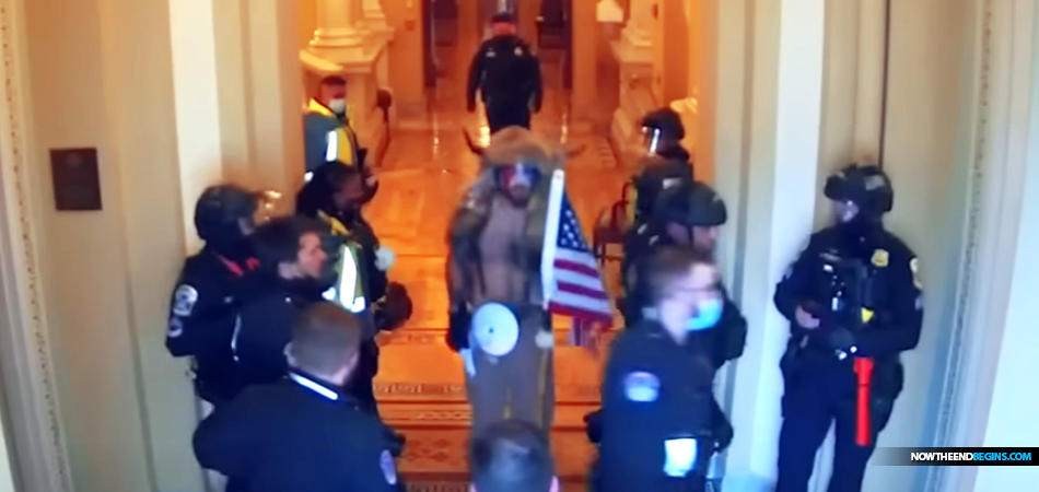 video-footage-of-january-6-capitol-riots-released-by-tucker-carlson-proving-we-were-lied-to-donald-trump