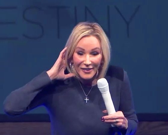 heretic-paula-white-says-christians-should-not-convert-jews-donald-trump-israel