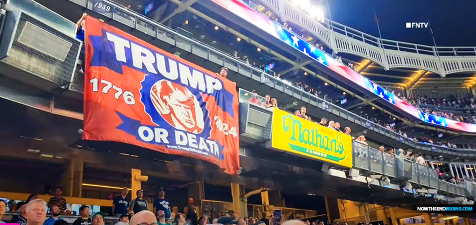 huge-trump-or-death-banner-dropped-at-yankee-stadium-during-national-anthem-new-york-yankees