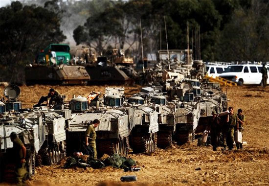 israeli-troops-mass-on-the-gaza-border-in-preparation-of-ground-assault-friday-november-16-2012